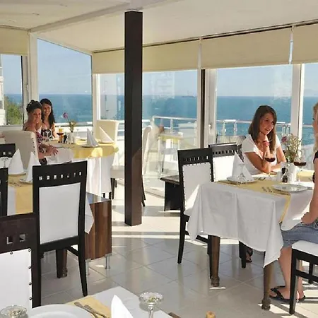 Hotell Adalia 3*